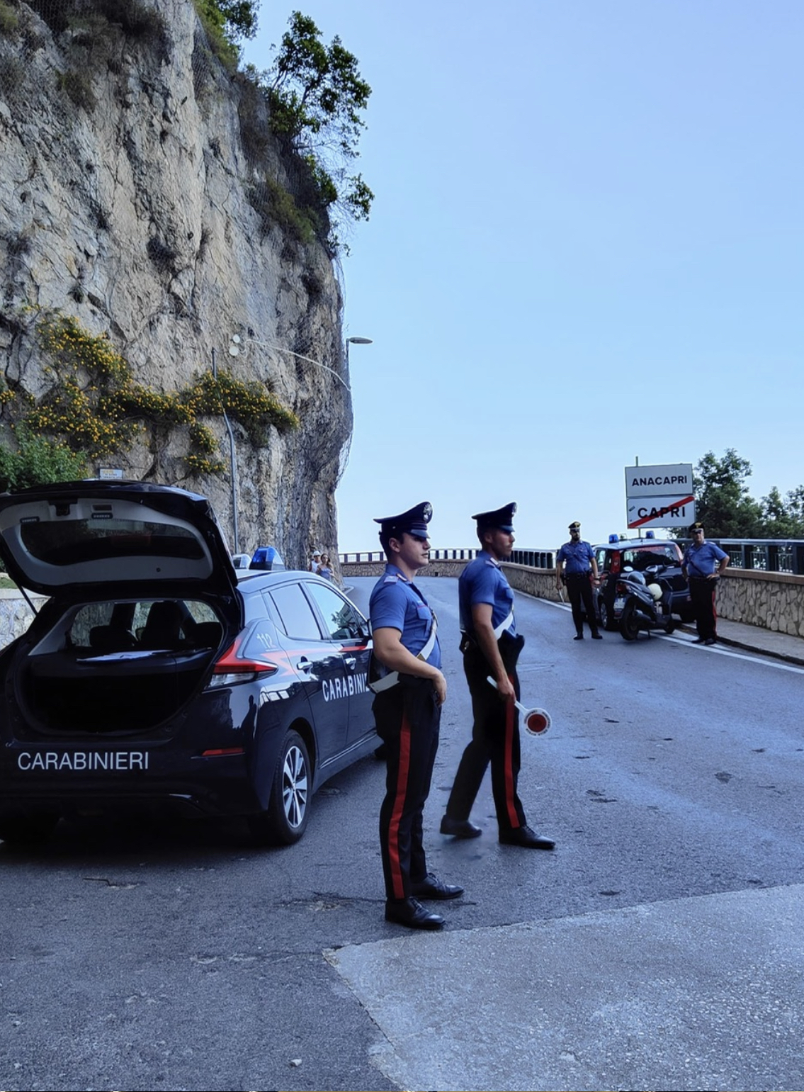 Due donne denunciate per traffico di crack a Capri.