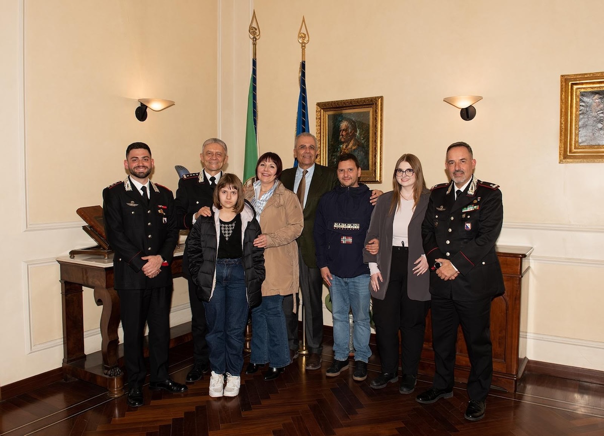 Napoli: medaglia d’oro al valore civile a famiglia Korol
