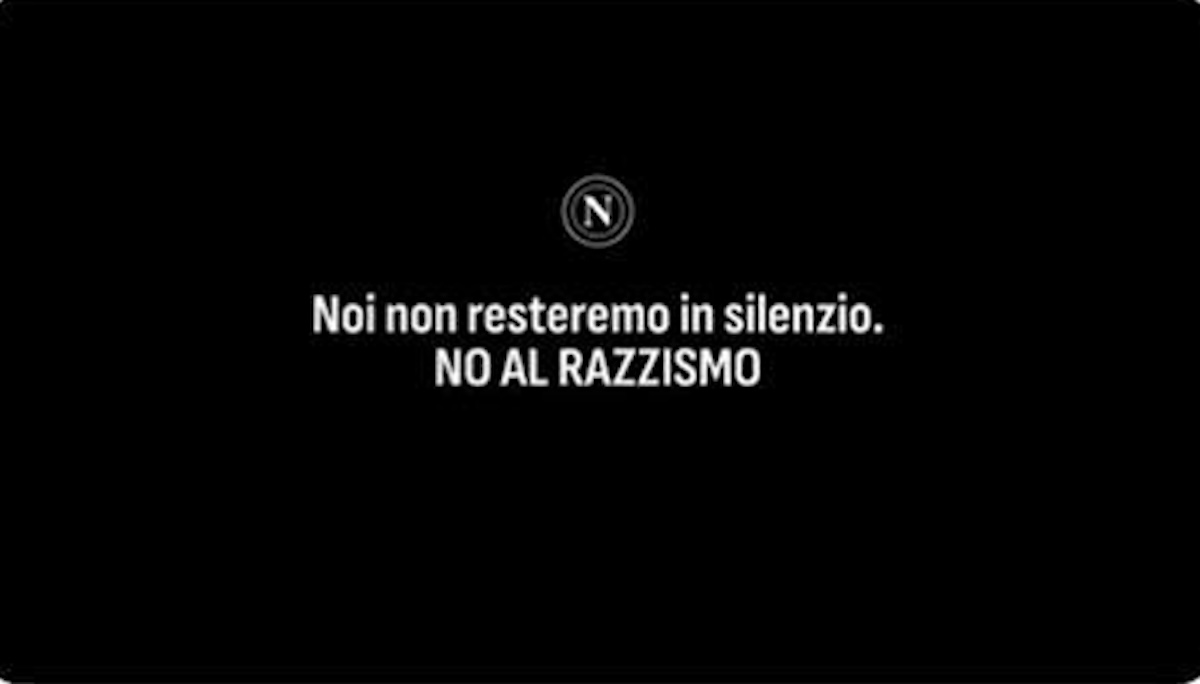 Il Napoli risponde al razzismo: “Non restiamo silenti”