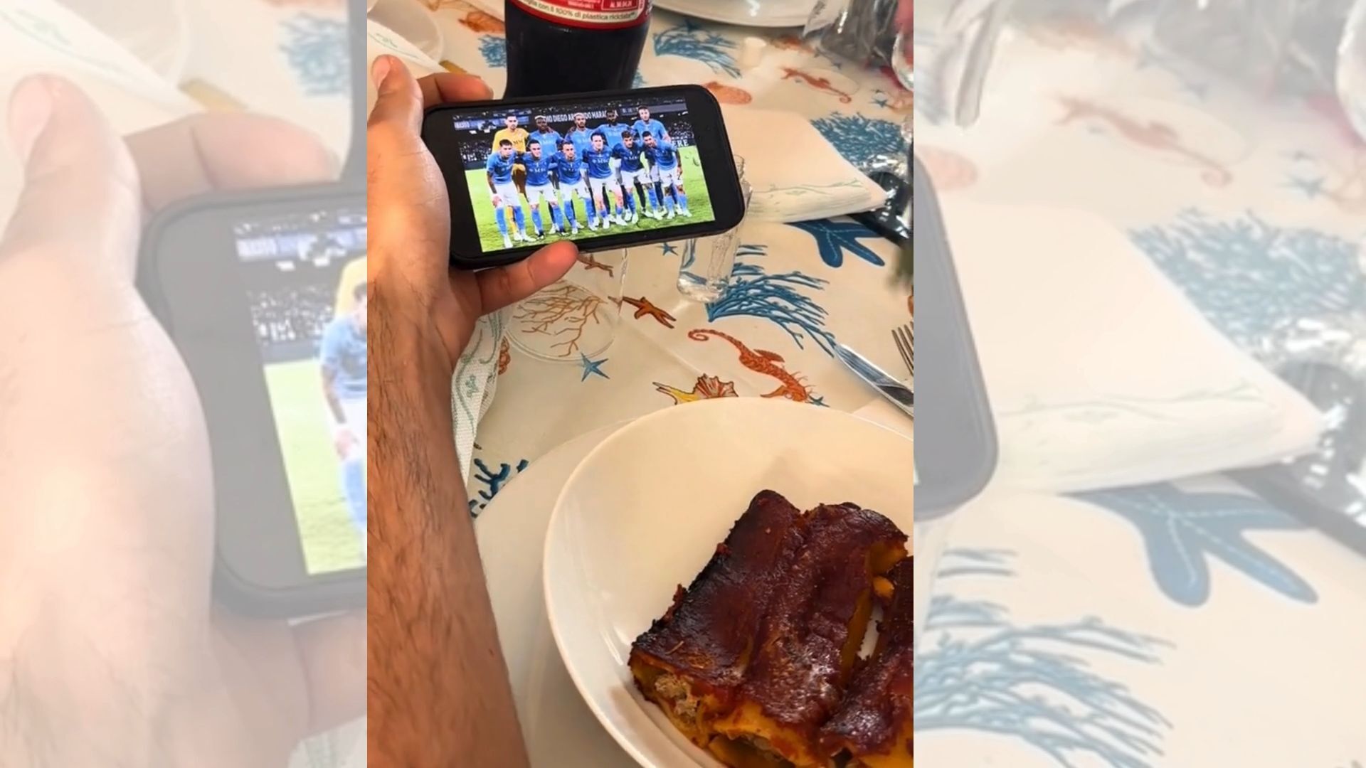 Tifoso napoletano benedice squadra durante pranzo pasquale: il video diventa virale